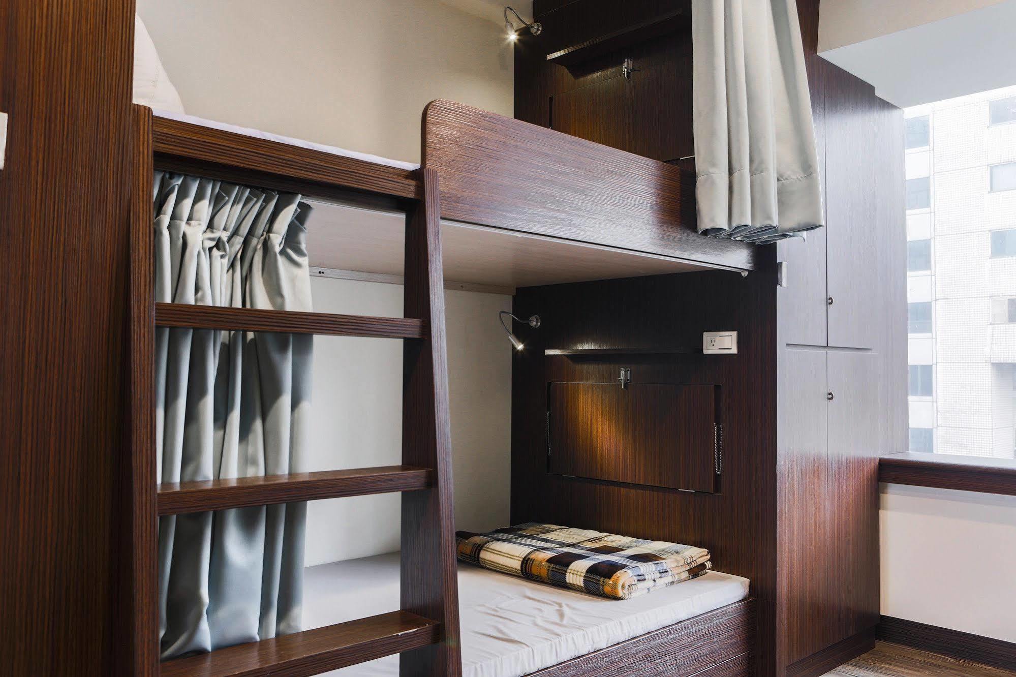 Sleepy Dragon Hostel Тайбей Екстер'єр фото